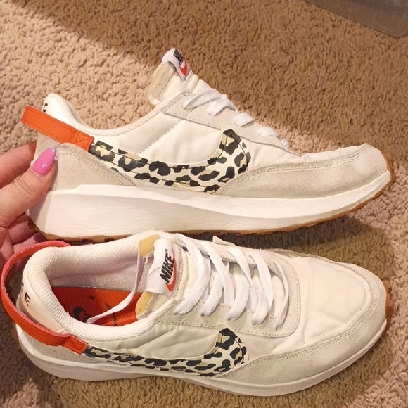 Nike White and Orange Sneakers - Picture 2 of 5